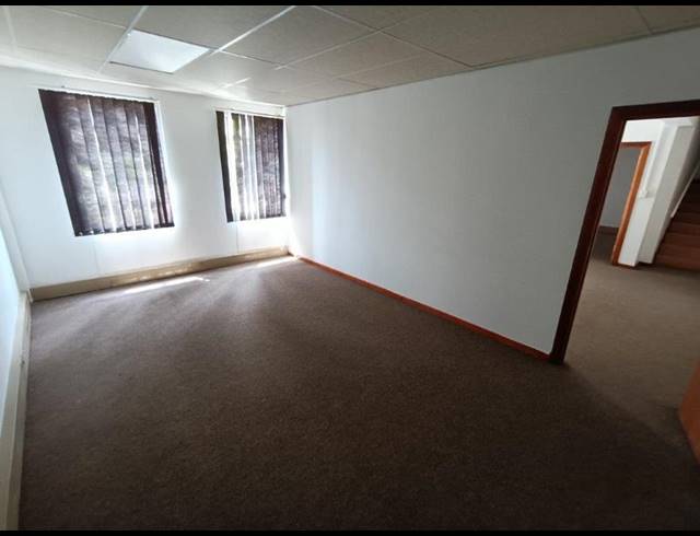 INDUSTRIAL PROPERTY TO RENT IN HALFWAY HOUSE